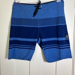 Volcom Board Shorts Mens 34 Blue Lightweight Striped Quick Dry Swimming‎ Stretch